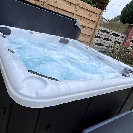 Holiday home Rubis - Jacuzzi - Pairi Daiza - 6 Pers