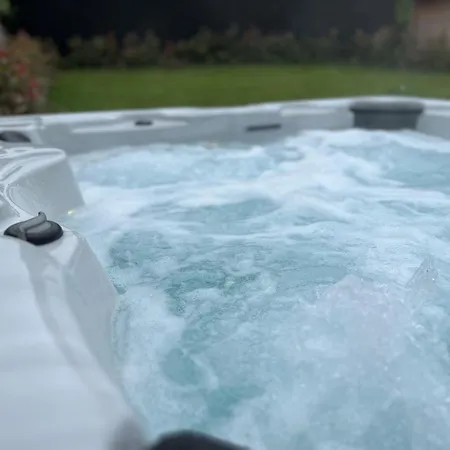 Rubis - Jacuzzi - Pairi Daiza - 6 Pers Holiday home Brugelette
