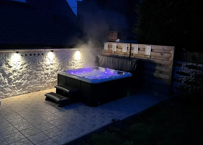 Rubis - Jacuzzi - Pairi Daiza - 6 Pers * Brugelette
