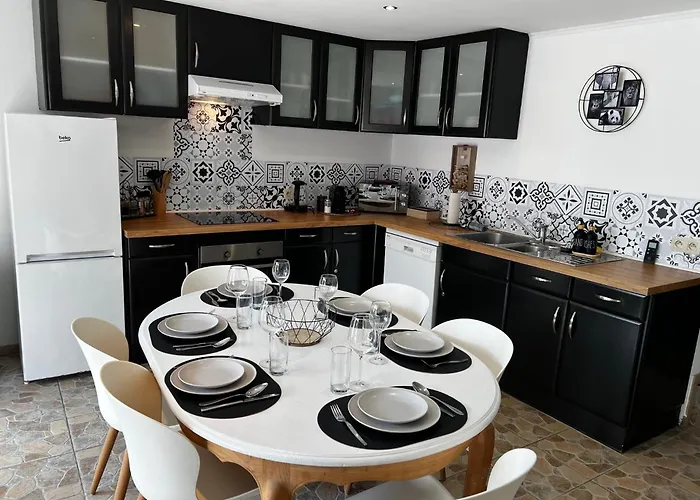 Rubis - Jacuzzi - Pairi Daiza - 6 Pers 別荘