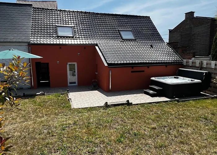 Rubis - Jacuzzi - Pairi Daiza - 6 Pers Brugelette